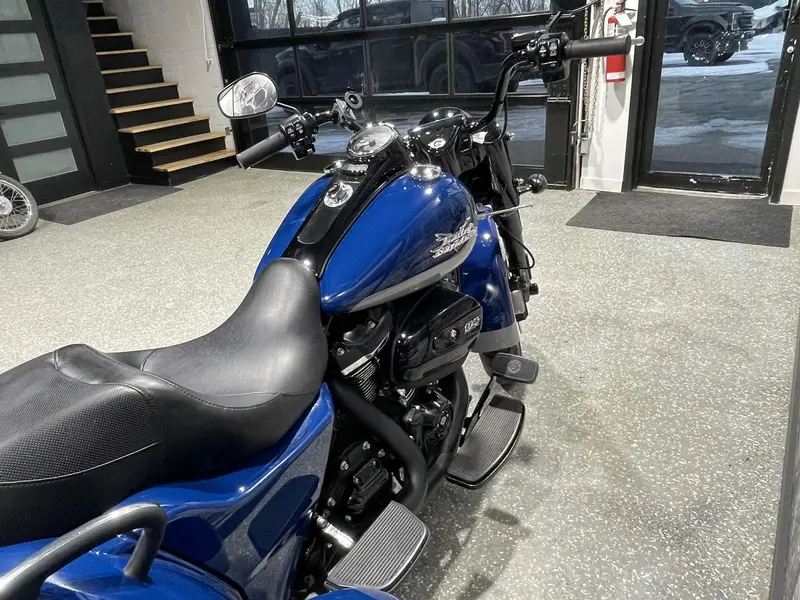 Harley-Davidson FREEWHEELER ABS 114 **MODELE TRIKE RECHERCHÉ!** 2023