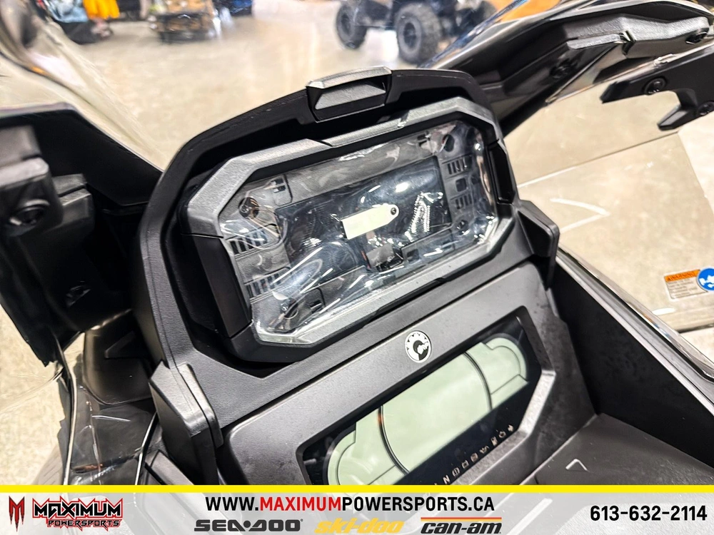 2026 Ski-doo Grand Touring Le W/ Platinum Pkg 900 Ace Turbo R Silent Ice Track Ii 1.25 E.s. W/ 10.25 Touchscre alt