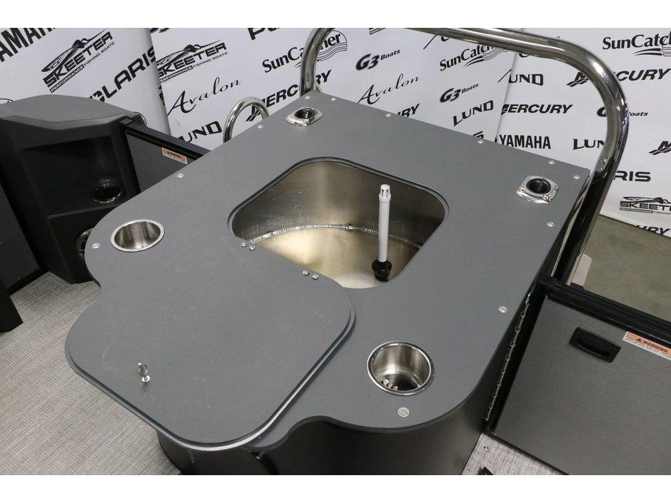 2026 Avalon Avalon Geofish 2585 Crf + Yamaha 200 Hp alt