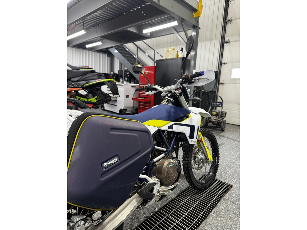 2022 Husqvarna 701 Enduro alt