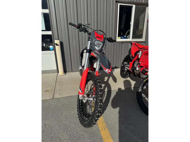 2026 Autre Xtrainer 300