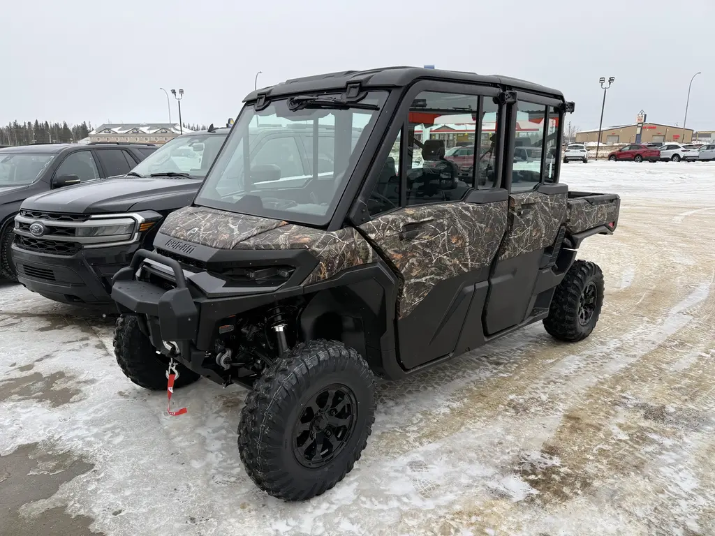 2026 Can-Am DEFENDER MAX XT CAB HD11