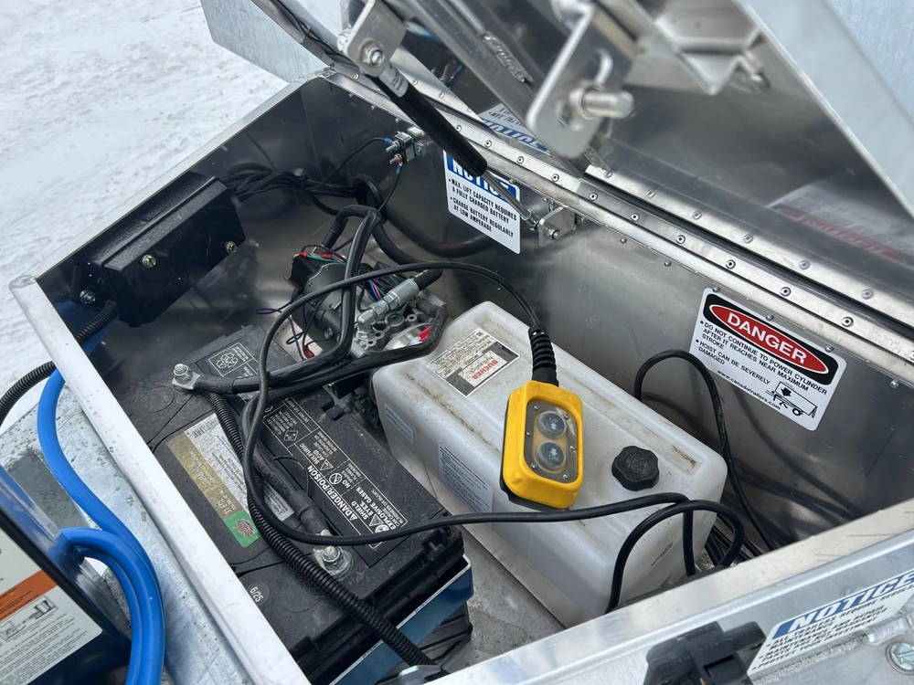 Canada Trailers Dt8314-14k 2026 alt