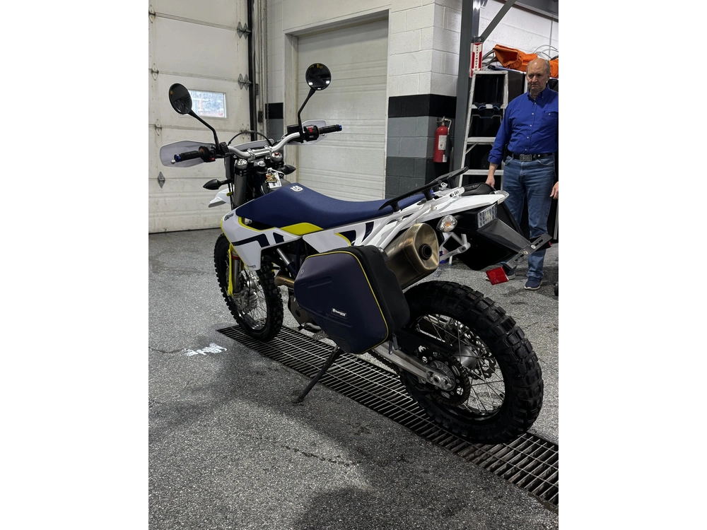 2022 Husqvarna 701 Enduro alt
