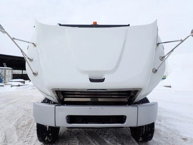 Freightliner M2106 2006