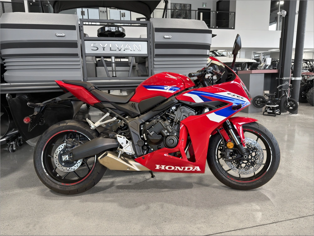 2026 Honda Cbr650r E-clutch (abs) alt