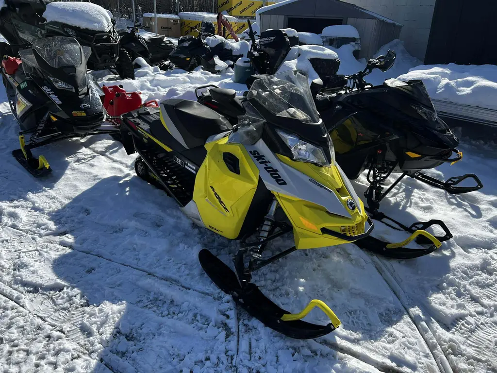 2015 Ski-Doo MXZ TNT 800