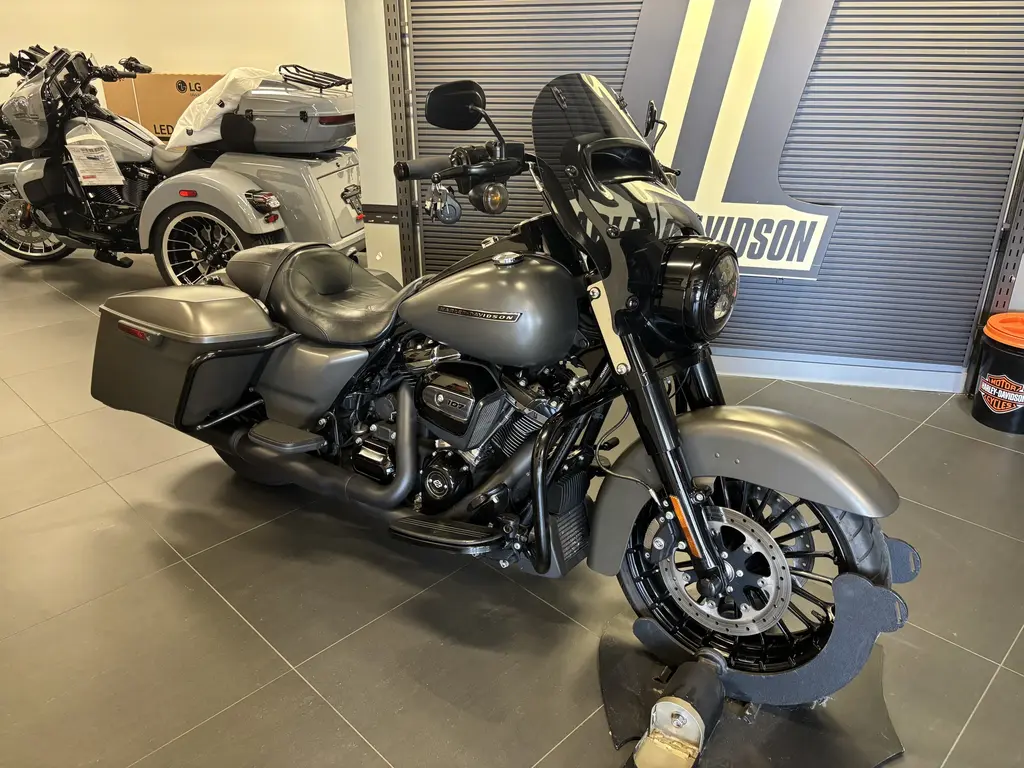 Harley-Davidson FLHRXS Road King SpecialFLHRXS 2018