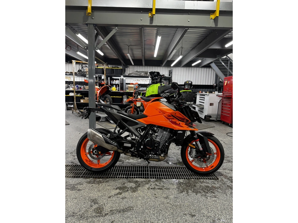 2024 Ktm Duke 990 alt