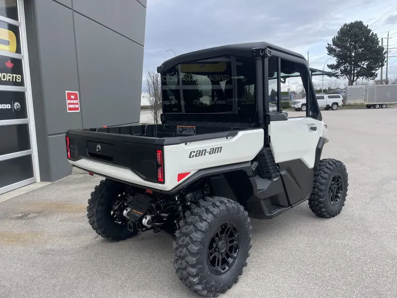 2026 Can-Am DEFENDER LIMITED CAB HD11 thumbnail 3