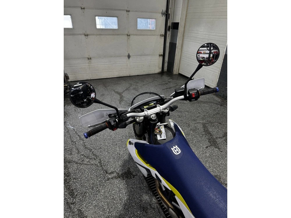 2022 Husqvarna 701 Enduro alt