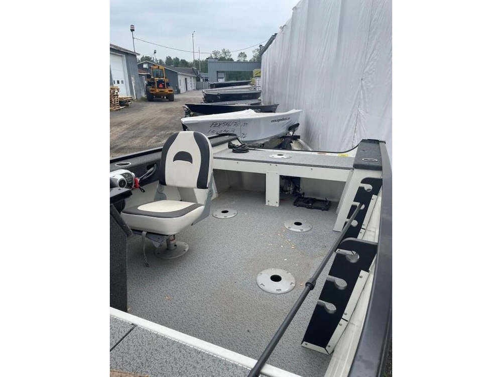 Legend 15 Angler 2023 alt