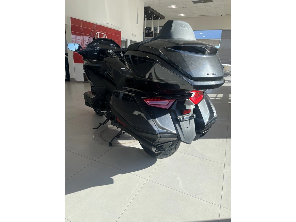 Honda Goldwing Tour Manual 2026 alt