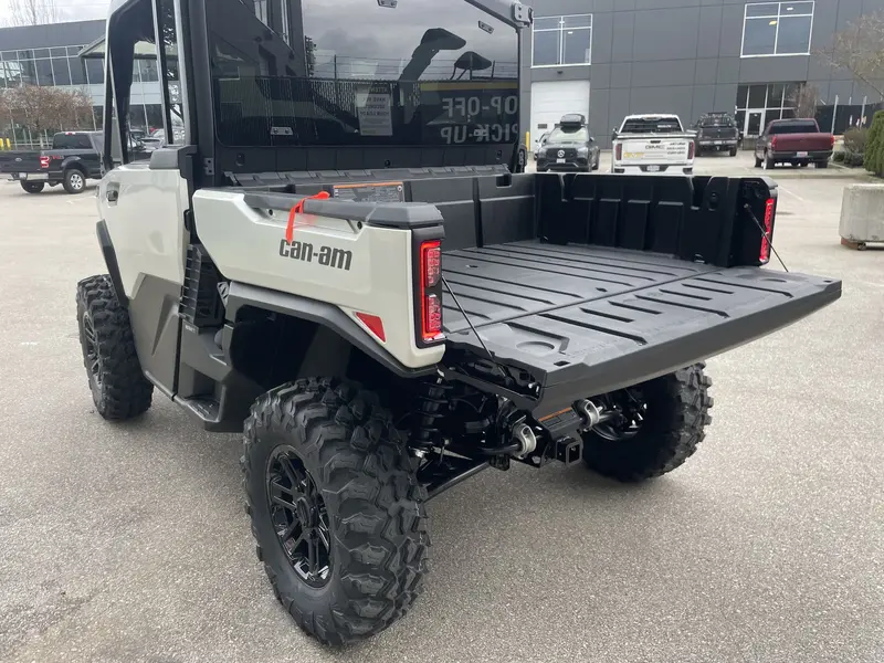 2026 Can-Am DEFENDER LIMITED CAB HD11 thumbnail 5