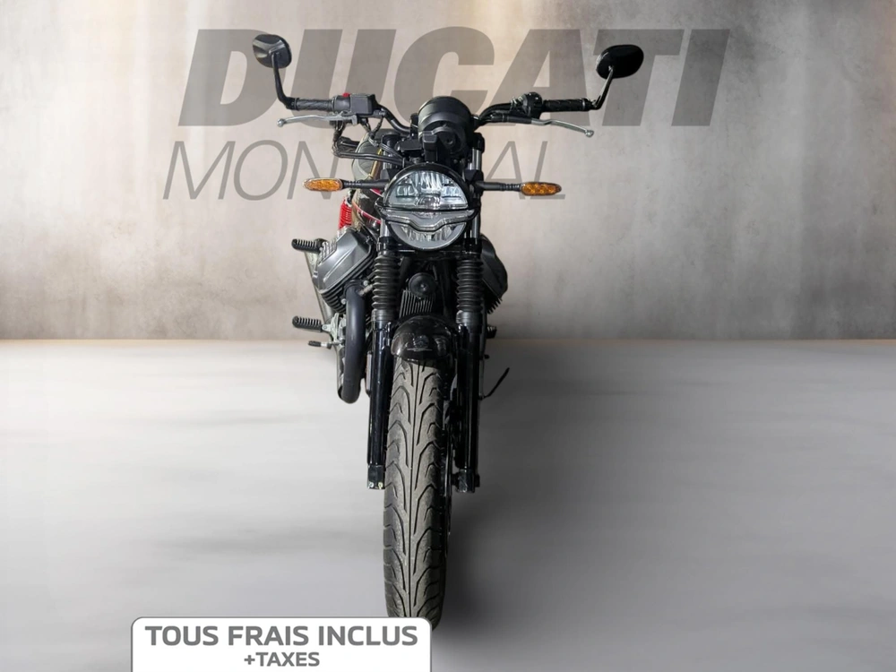 Moto Guzzi V7 Stone Special Edition 2023 alt