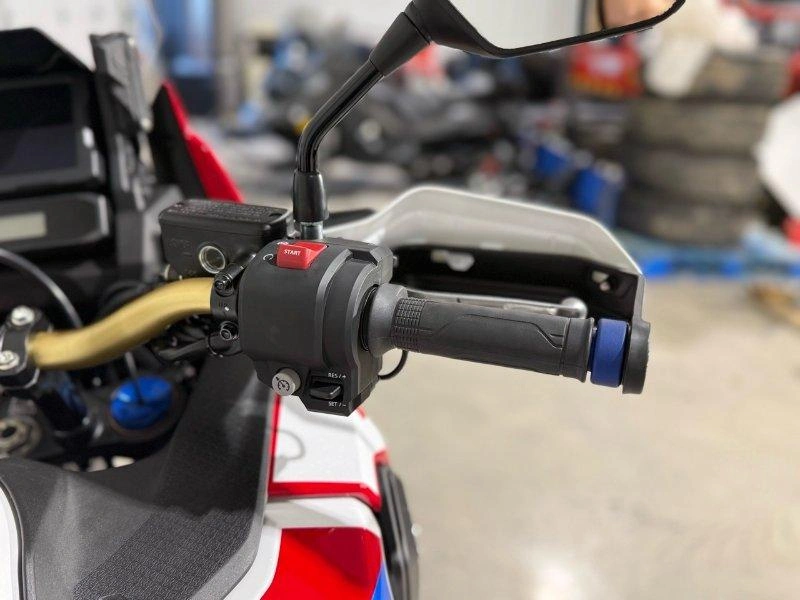 2026 Honda Africa Twin Adventure Sports Es alt