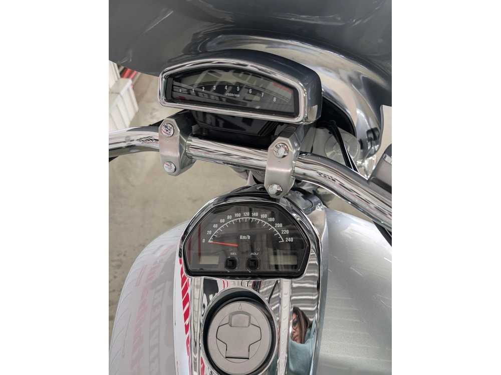 Suzuki M109 Boulevard 2009 alt