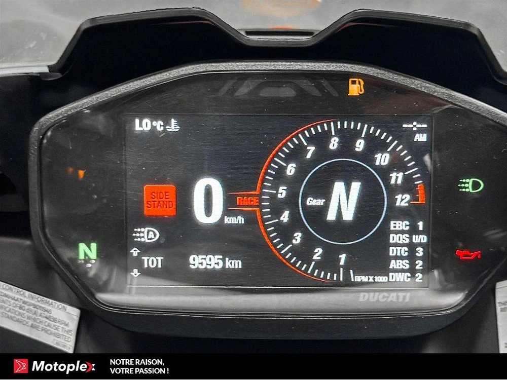 Ducati Panigale V2 2023 alt