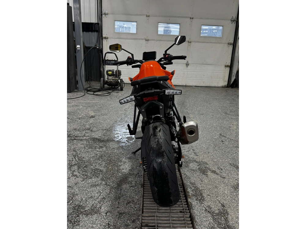 2024 Ktm Duke 990 alt