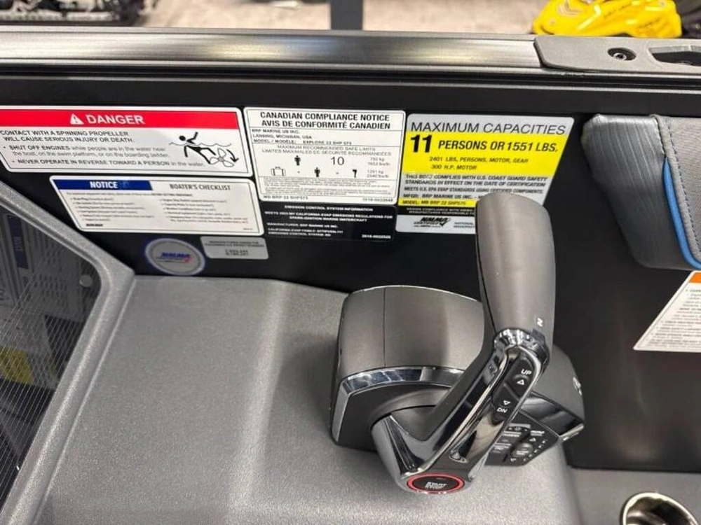 Manitou 22 Explore Switch Trifol Shp57 2025 alt