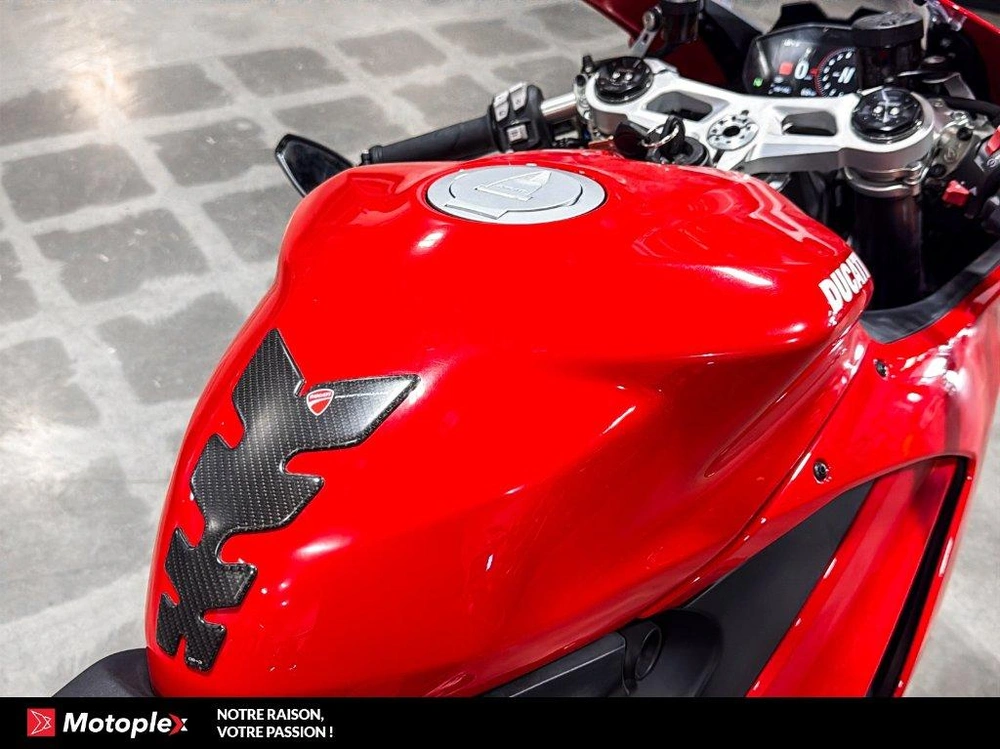 Ducati Panigale V2 2023 alt