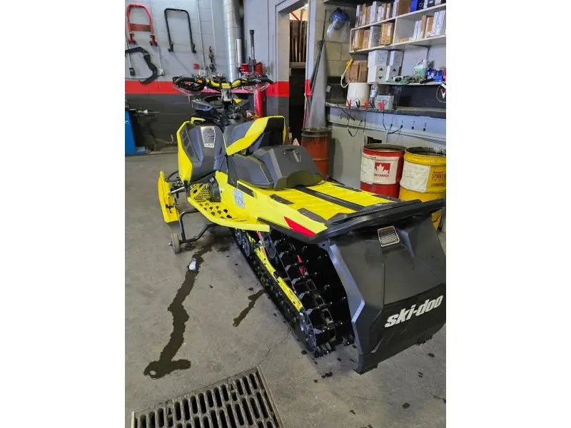 Ski-Doo RENEGADE 850 X-RS E- 2021