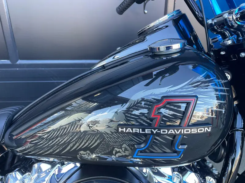 2026 Harley-Davidson FLHC - Heritage Classic Liberty Edition thumbnail 4