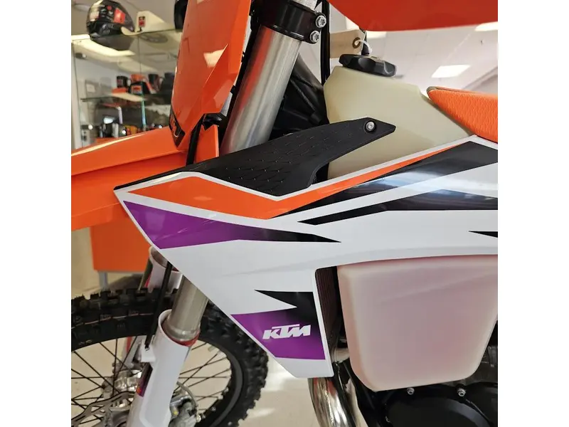 2024 KTM 250 XC thumbnail 12