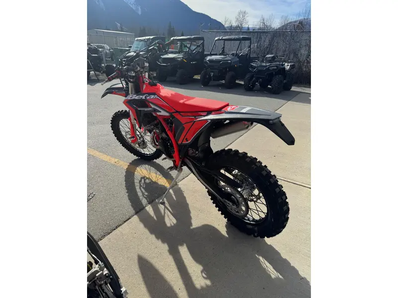 2026 Autre Xtrainer 300