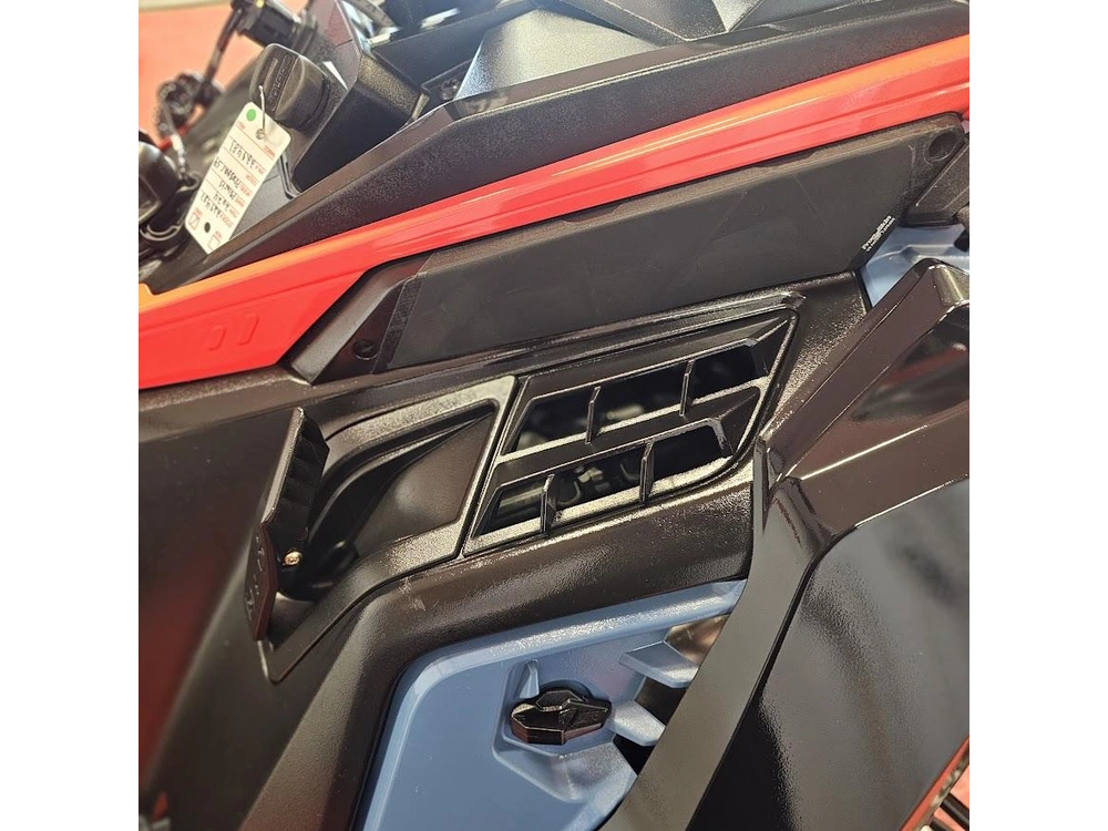 2024 Polaris Prostar S4 Voyageur 146 alt