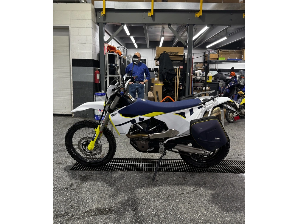 2022 Husqvarna 701 Enduro alt