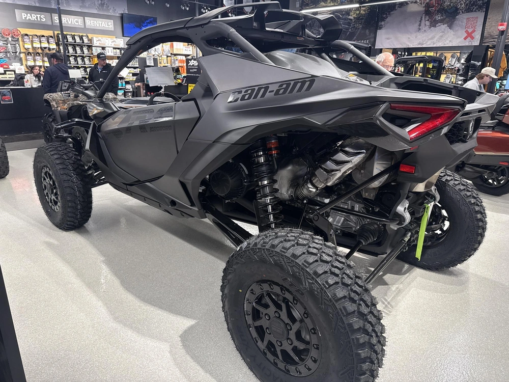 2026 Can-am 7atj alt