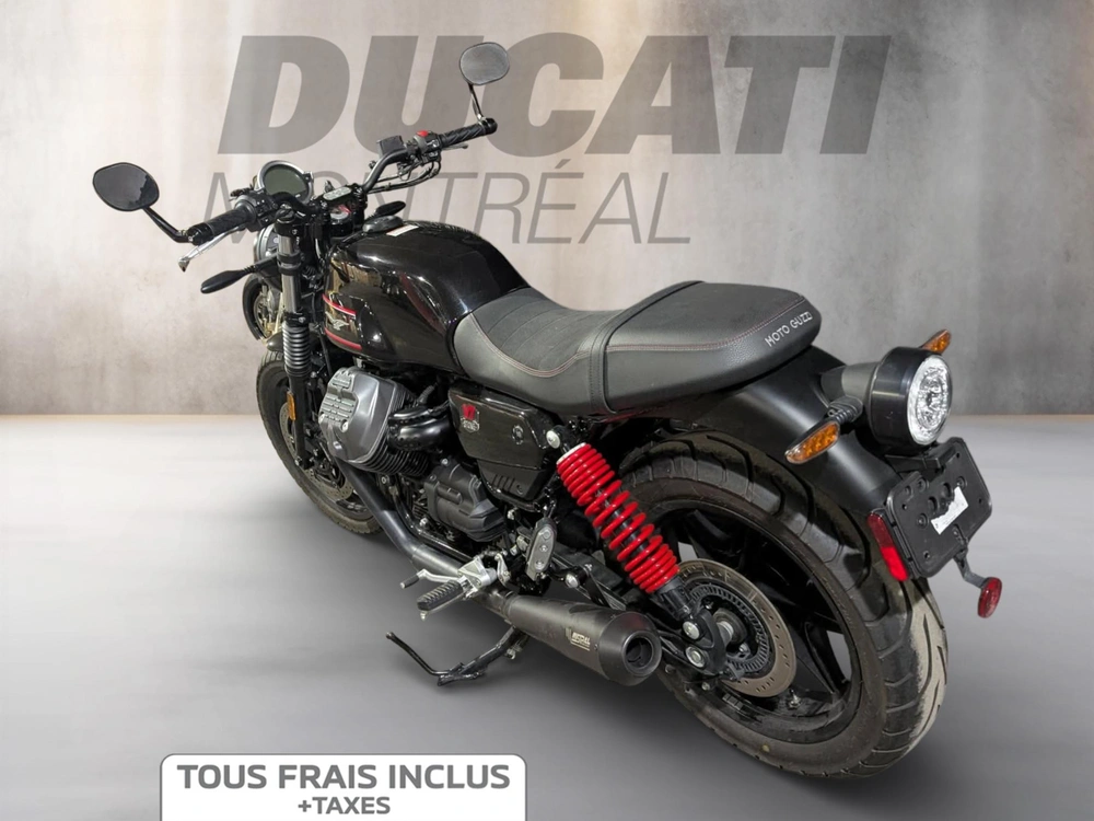 Moto Guzzi V7 Stone Special Edition 2023 alt