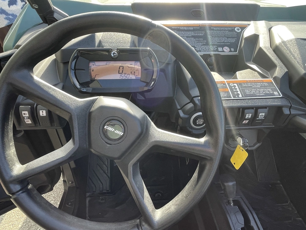 2025 Can-am Commander Max Dps 1000r alt