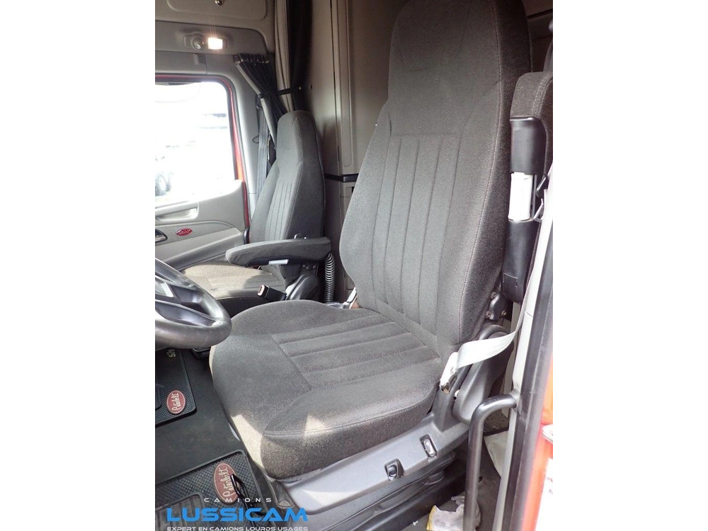 Peterbilt 579 2020