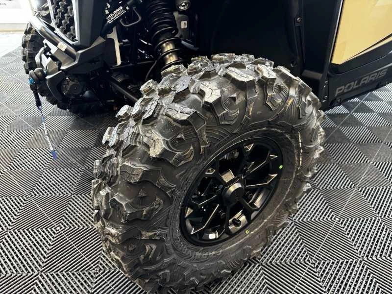 Polaris Rzr Xp 1000 Ultimate 2026 alt