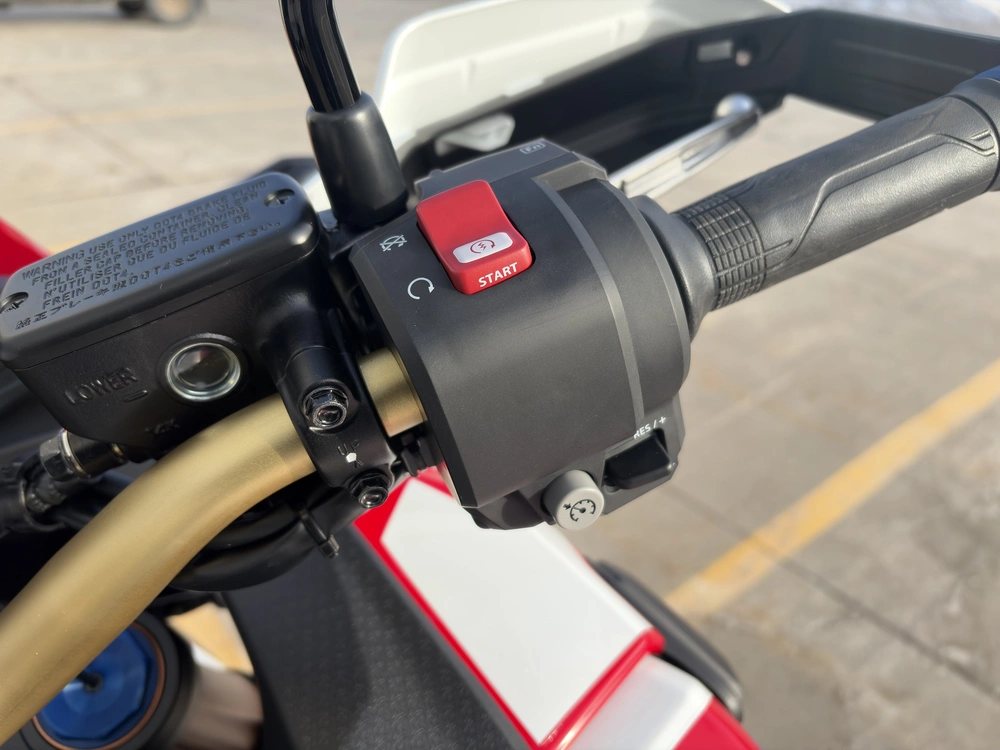 2026 Honda Africa Twin Adventure Sports Es alt