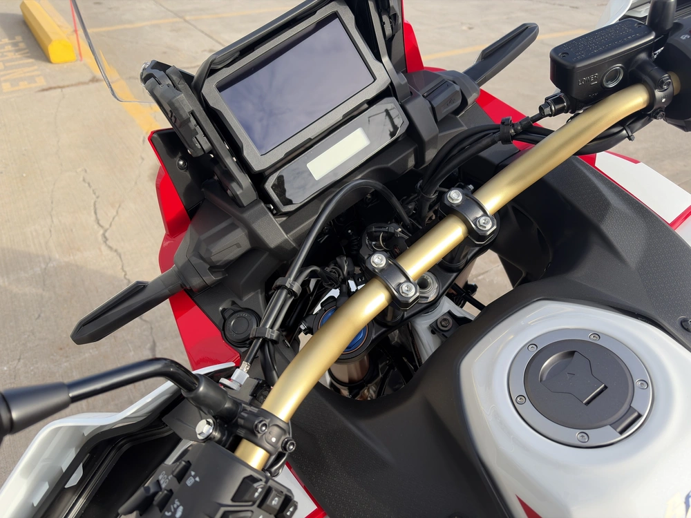 2026 Honda Africa Twin Adventure Sports Es alt