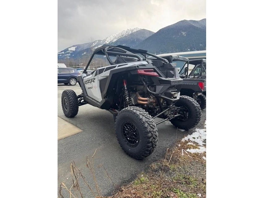 2026 Polaris Rzr Pro R Ultimate Ghost White Metallic alt