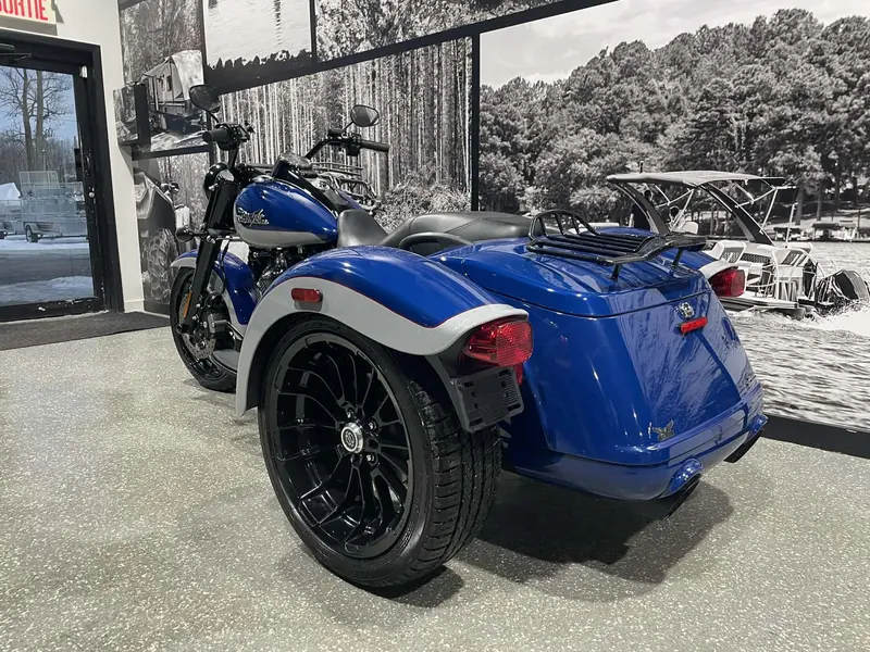 Harley-Davidson FREEWHEELER ABS 114 **MODELE TRIKE RECHERCHÉ!** 2023
