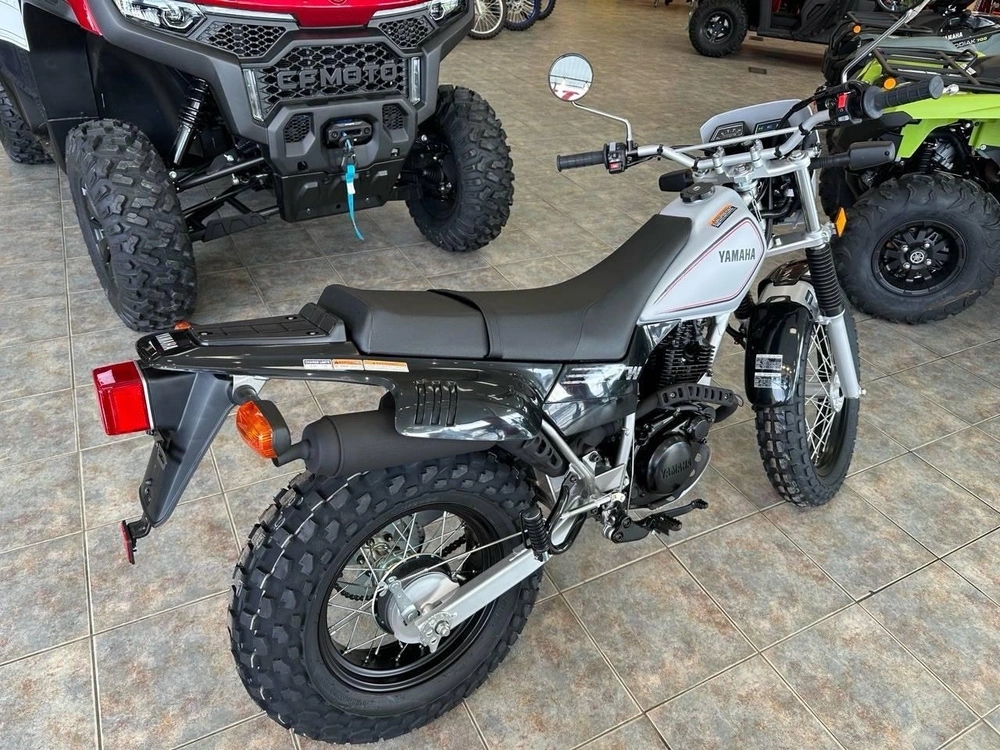 Yamaha Tw200 2026 alt