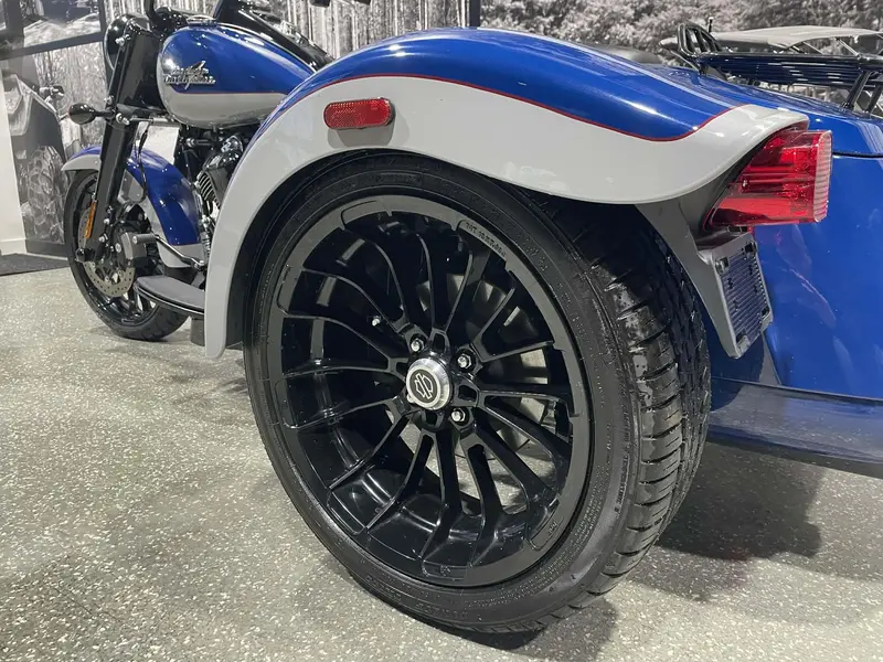 Harley-Davidson FREEWHEELER ABS 114 **MODELE TRIKE RECHERCHÉ!** 2023