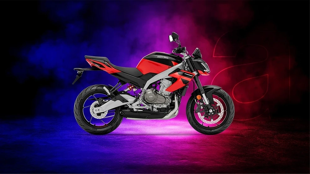 Make the Tuono 457 yours with up to a $750 performance credit! alt