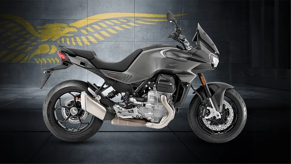 CÉLÉBREZ LES MOTO GUZZI SUPER SUMMER AU GUIDON D'UNE V100 MANDELLO alt