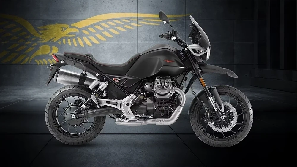CELEBRATE MOTO GUZZI DAYS ON A V85 alt