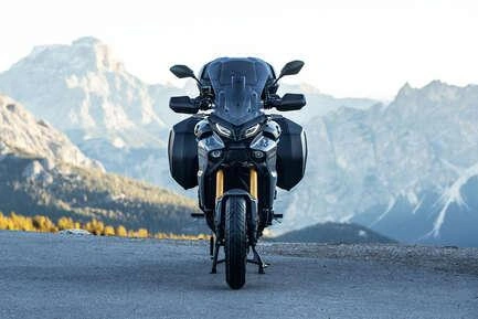 LA YAMAHA TRACER 9 GT+ 2024 CHEZ RPM RIVE-SUD À LÉVIS alt