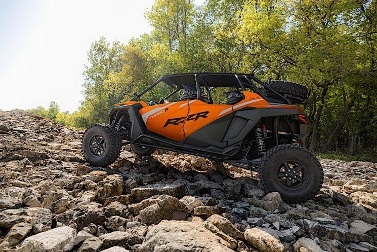 Différents types de modèles côte-à-côte Polaris 2023 alt