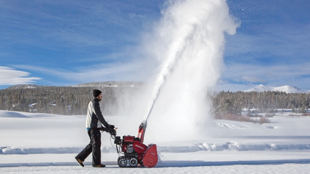 Which Snowblower is Best for Quebec Winters? | Ultimate Guide alt