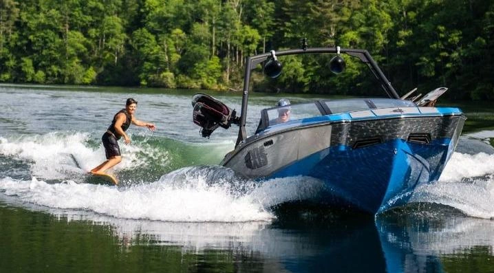 Les bateaux parfaits pour le wakeboard alt