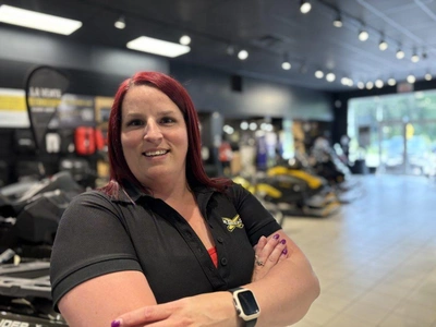 Lesley Ann Hudon Larouche alt